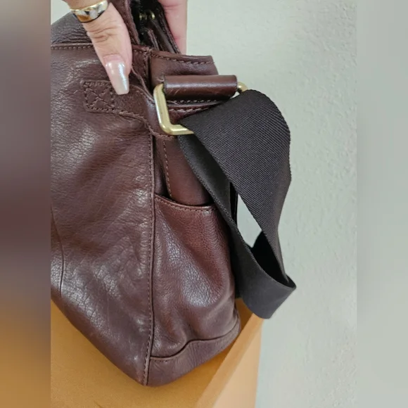 🛑SOLD🛑tg Fossil Unisex Brown Leather Messenger Bag Laptop Crossbody Work Bag. - Picture 8 of 14